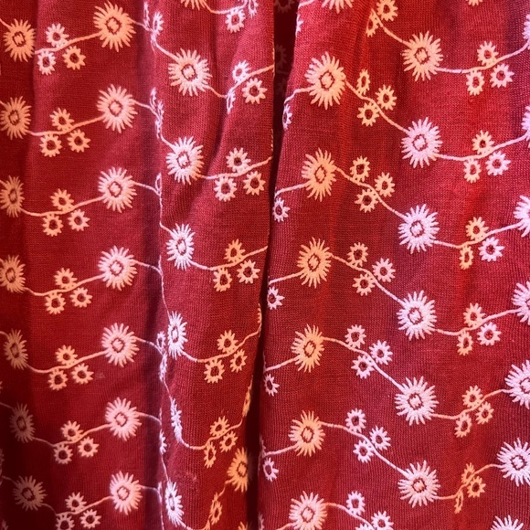 Boutique 🌸 off the shoulder top 🫶🏼 - Picture 4 of 4